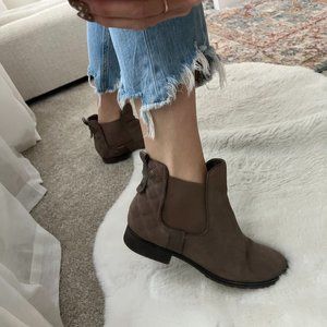 QUILTED BACK BOOTIE